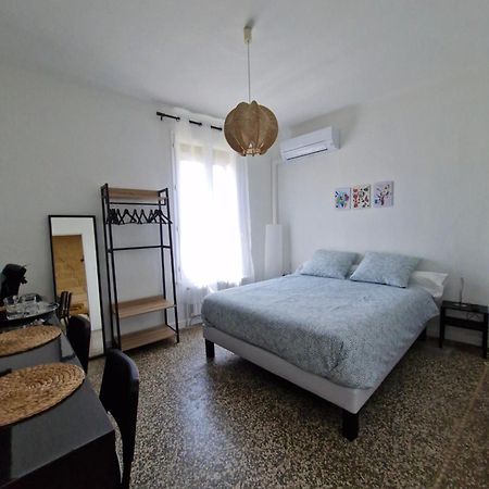 Chambre Sommières Extérieur photo